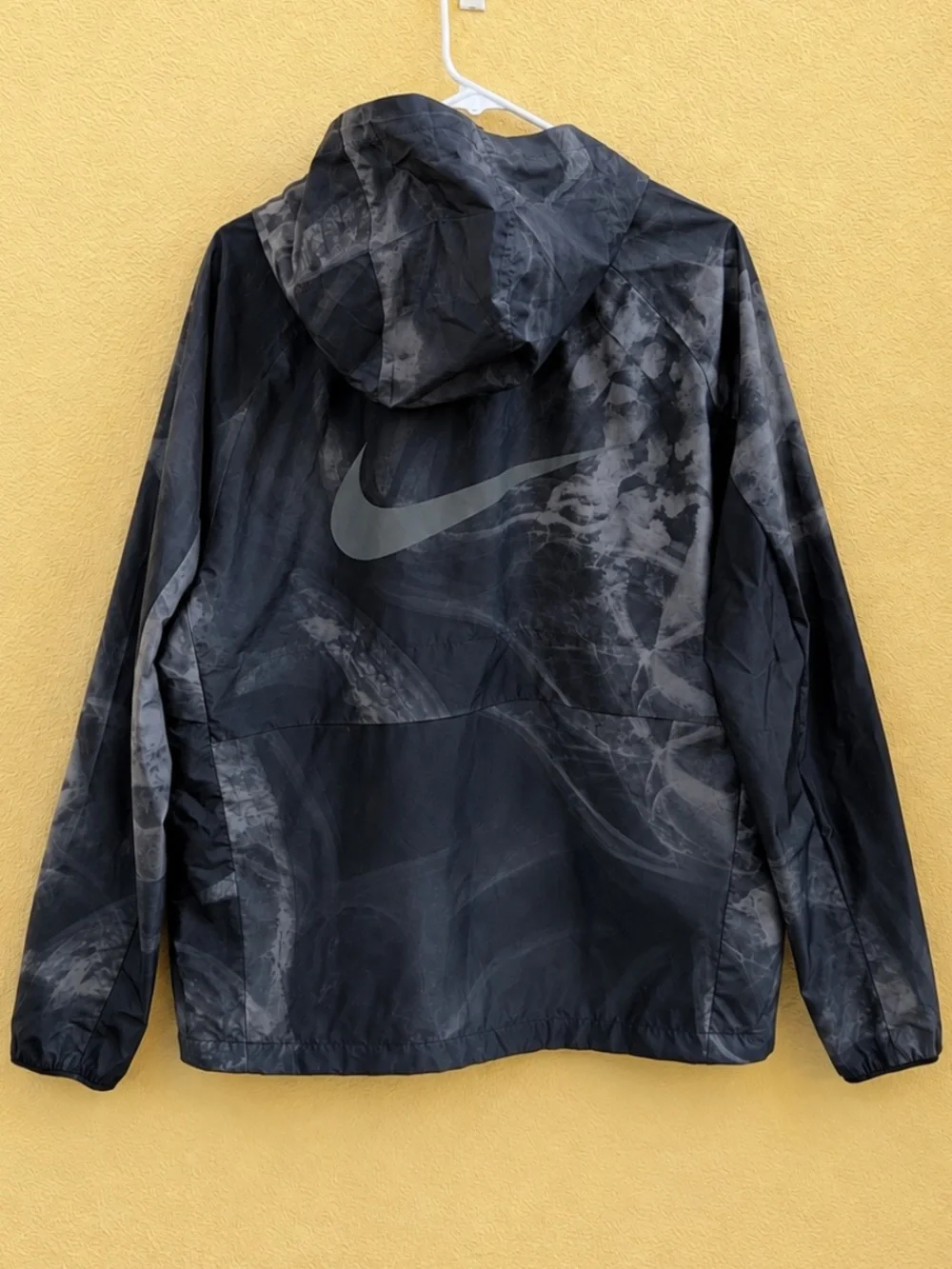 Nike Storm-FIT Run Division Men’s Running Jacket Black Gray Size Large EUC!